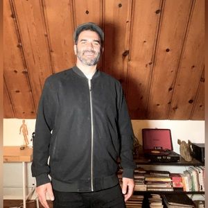 Boohoo men black bomber jacket Large